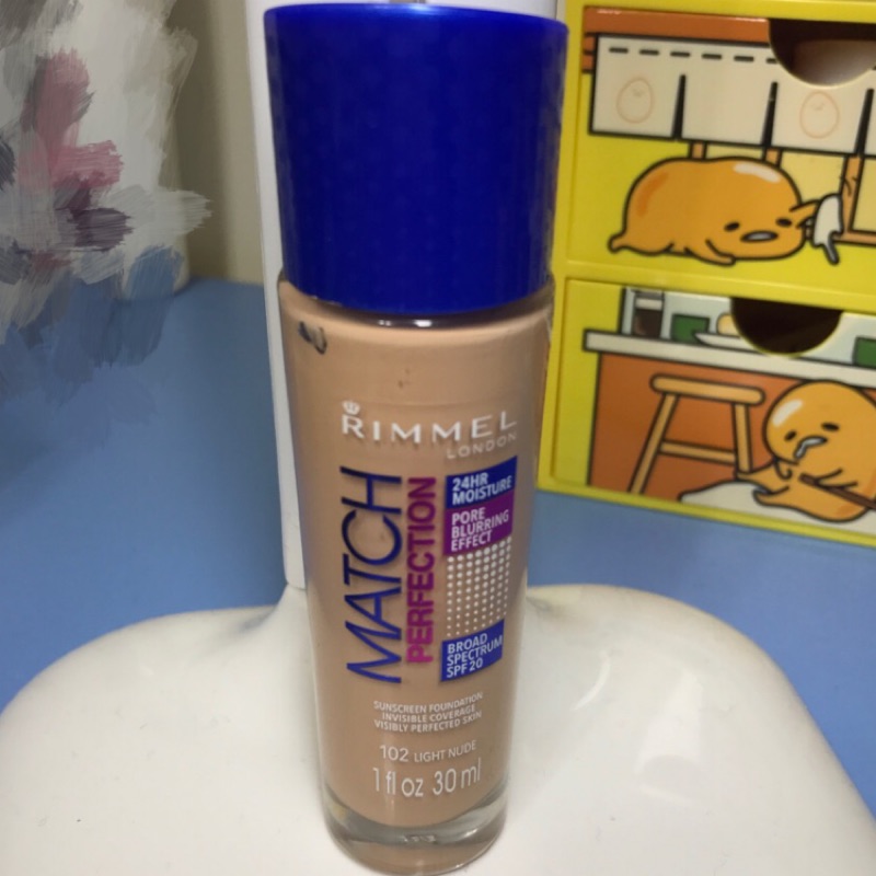 Rimmel 保濕光澤粉底液 102 Light Nude