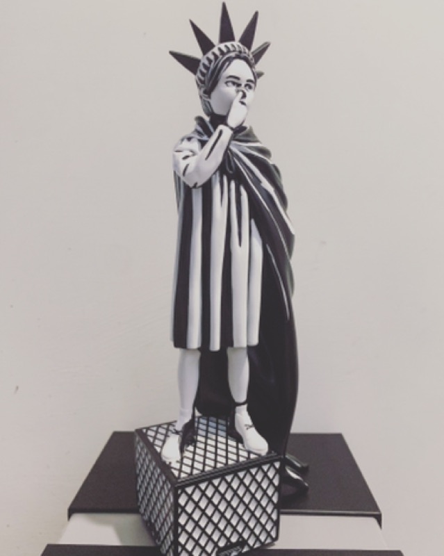 オンライン限定商品 MIGHTY JAXX BANKSY LIBERTY GIRL 自由の女神像
