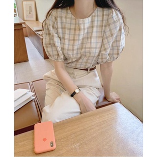 夏日寬松百搭休閒短袖上衣 復古百搭簡約格子格紋寬松泡泡袖圓領襯衫女上衣R06- 6506.衣時尚