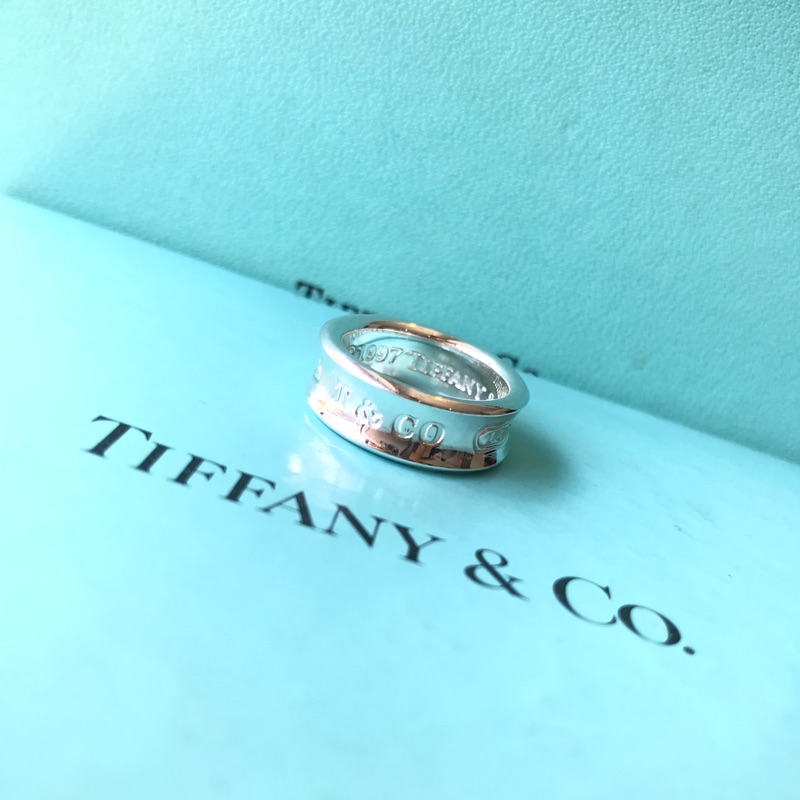 Tiffany &amp; Co. 保證真品正品二手精品經典中性款純銀1837寬版戒指(已清洗如新)簡約好搭配情人節禮物