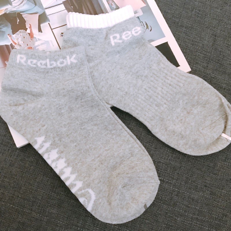 Reebok全新🦄灰色短襪（剩白色邊Logo）