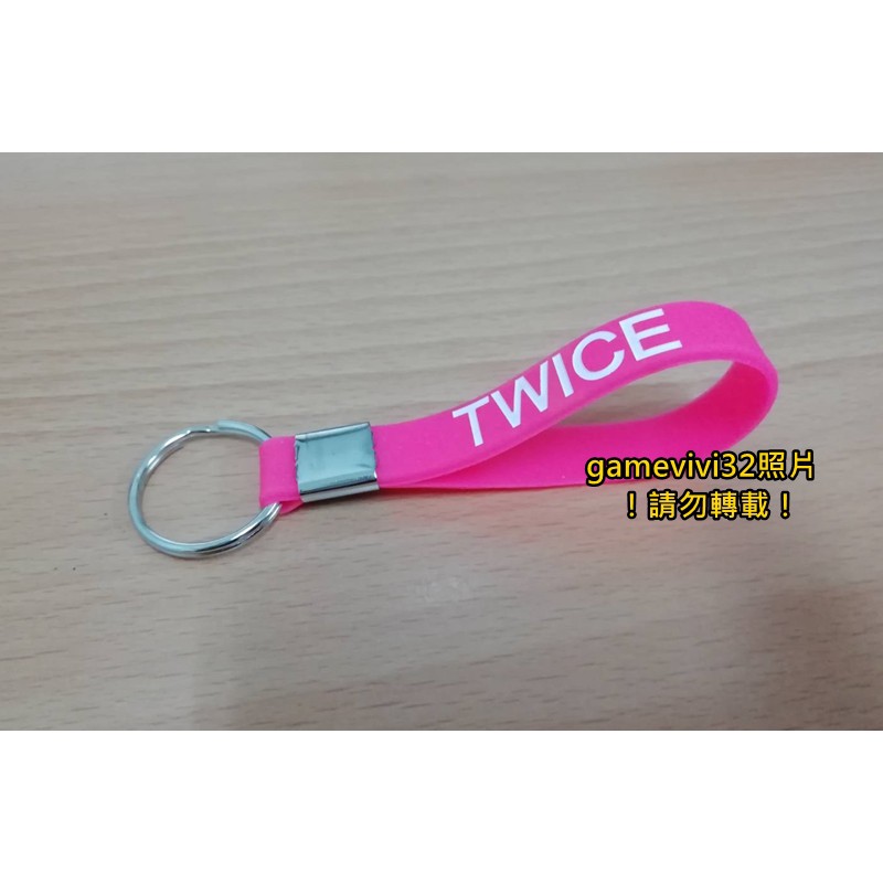 Twice 鑰匙圈吊飾螢光洋紅色應援色全新現貨feel Special 五大唱片預購禮 蝦皮購物