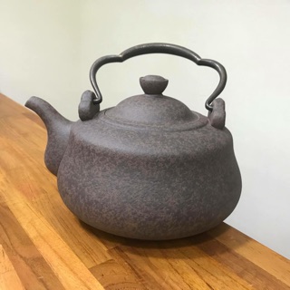 [Chengyuan***］鶯歌制♦️仿鐵鏽巖礦銅把瓦斯燒水壺 容量：約1600cc