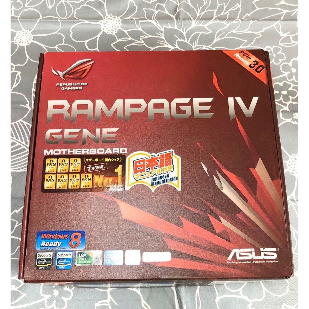 完整盒裝 ASUS Rampage IV Extreme 和 Rampage IV Gene X79 各一