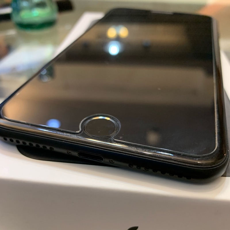 9.3新iphone7 plus 128g黑色 盒裝配件在 功能正常 電量佳 無拆機維修過 邊框有輕微裝殼痕=10800