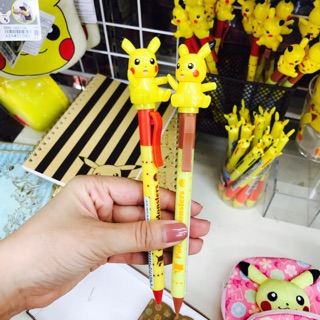 ［翹鬍子代購]日本 皮卡丘 神奇寶貝 寶可夢 造型 自動筆 自動鉛筆 原子筆 筆 文具