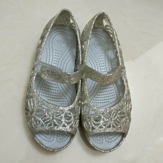 《二手童鞋》女童Crocs 涼鞋 閃亮公主鞋 雕花涼鞋 (尺碼C12 18.5cm)