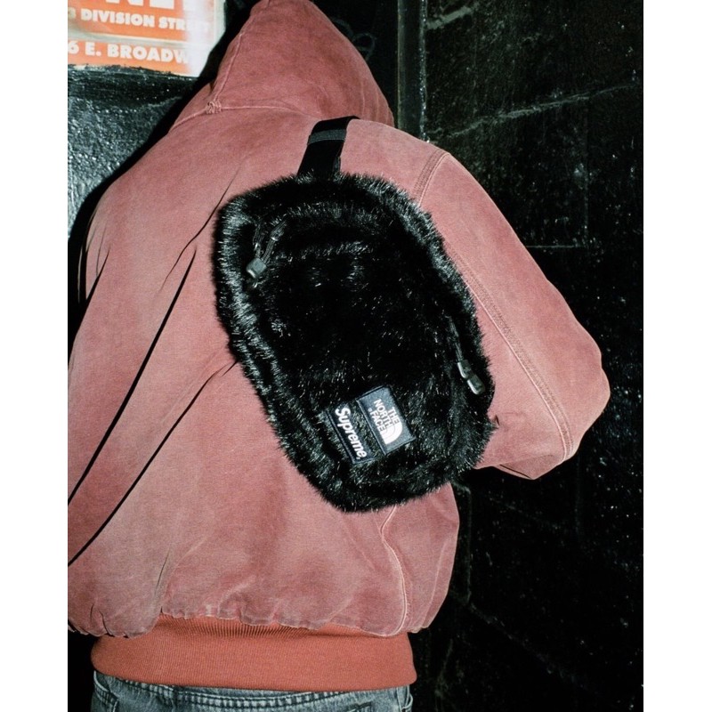 Supreme the north face faux fur waist bag black sale