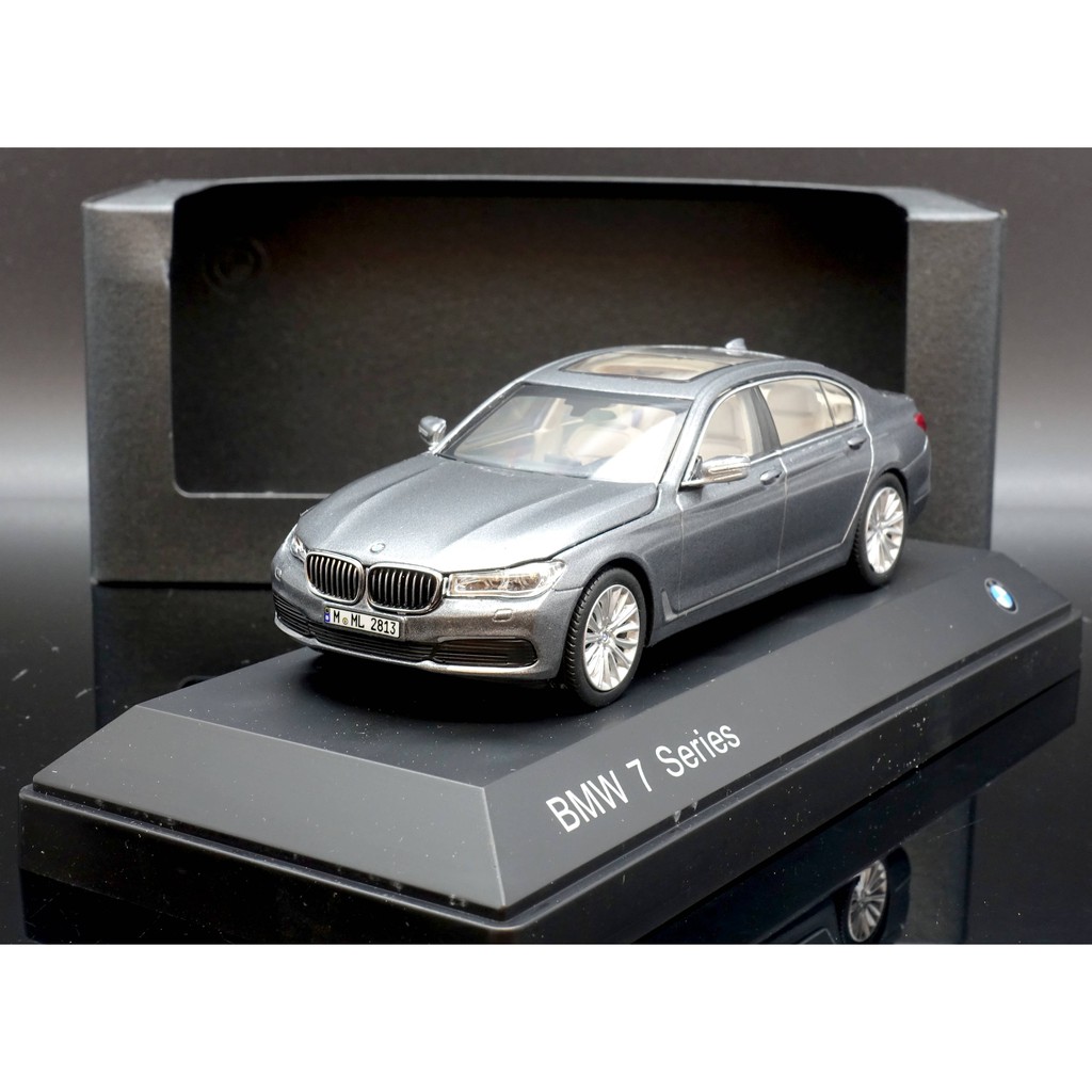 【非売品】BMW 7シリーズ　1／18ダイキャストミニカー Amazon.co.jp: ミニカー スケールモデルカー 1:18 BMW7シリーズ