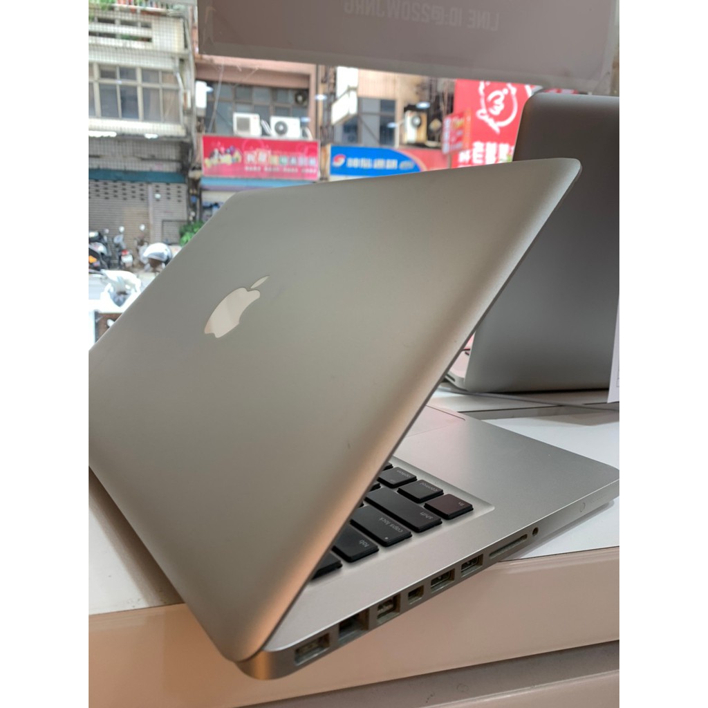 MacBook Pro 13吋 鋁鎂合金 獨顯蘋果筆電 搭配全新鍵盤 SSD 基本文書處理 追劇 沒問題 特價$8000