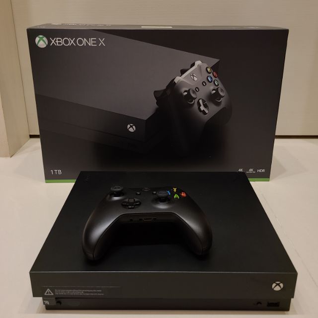 Xbox One X 主機+Kinect+2片遊戲片