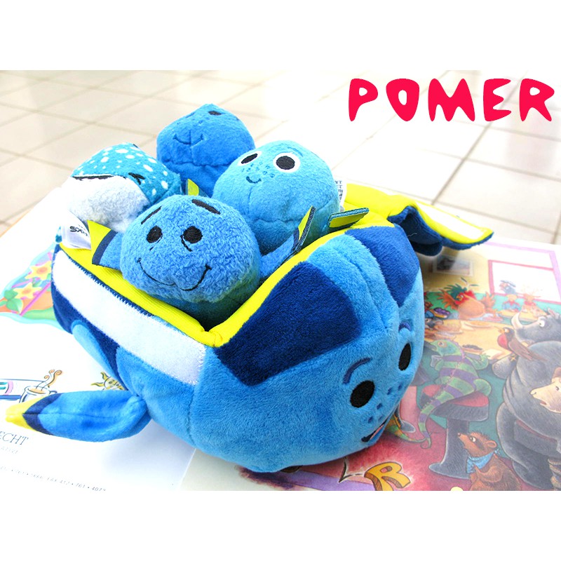 ☆POMER☆香港迪士尼樂園 絕版正品 海底總動員 多莉 豆腐鯊 鯨鯊 Tsum Tsum 娃娃玩偶 手提包 組合 禮物