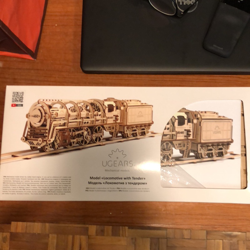 Ugears 蒸汽火車模型
