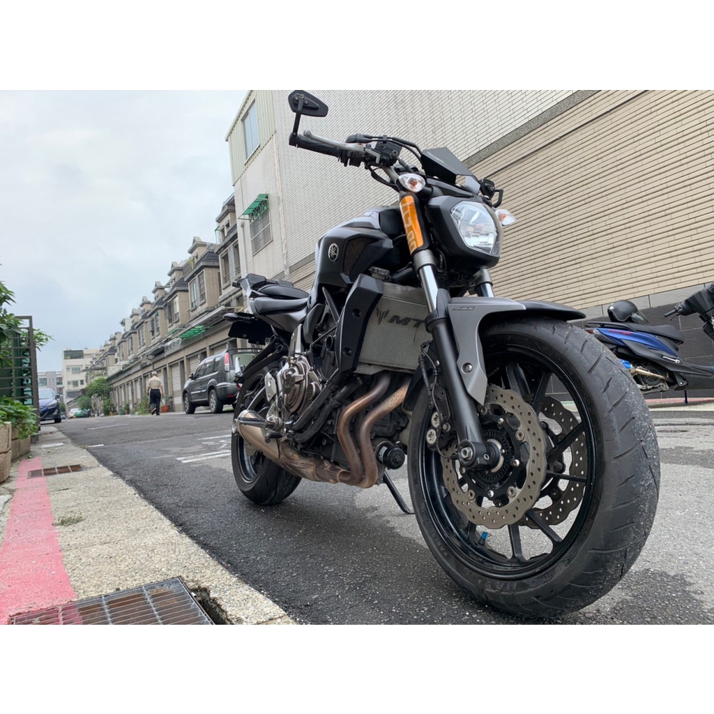 MT-07YAMAHAABS二手檔車中古車配合全額.超額.學生貸款強力過件白牌黃牌紅牌仿賽街車大型重機滿18即可辦理