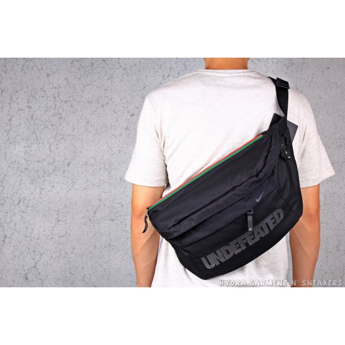 【HYDRA】Undefeated x Nike Tech Cross Body Bag 腰包【BA5799-010】