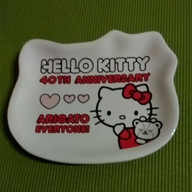 Hello Kitty 40週年 
經典造型瓷盤-白色甜蜜點心盤