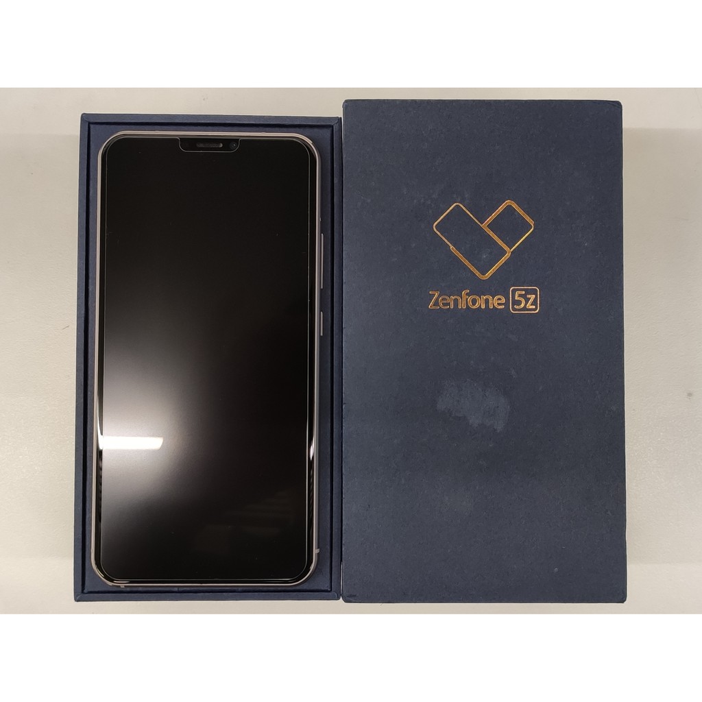 華碩 ASUS Zenfone 5Z ZS620KL 星芒銀 高通S845 6G/64G 附充電 耳機 九成五新 便宜賣