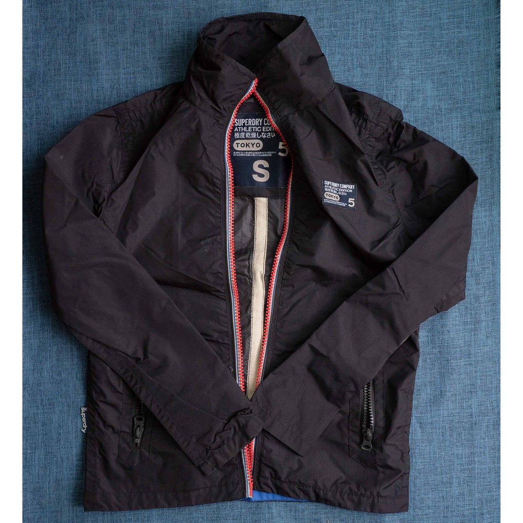 瑕疵品! 已預定 物下標Superdry 極度乾燥 Jacket 男薄黑色風衣 防風外套 XS