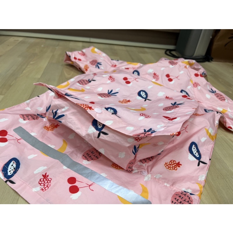 （二手現貨）M號-爆款 粉色甜水果-兒童雨衣+背後立體書包位+雨衣反光條+連身雨衣