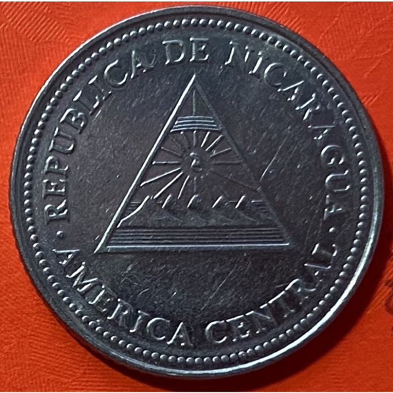 美洲錢幣、尼加拉瓜🇳🇮流通幣、5科多巴（27.8mm）、鋼鍍鎳（7.8g）、1997年。（F0139）