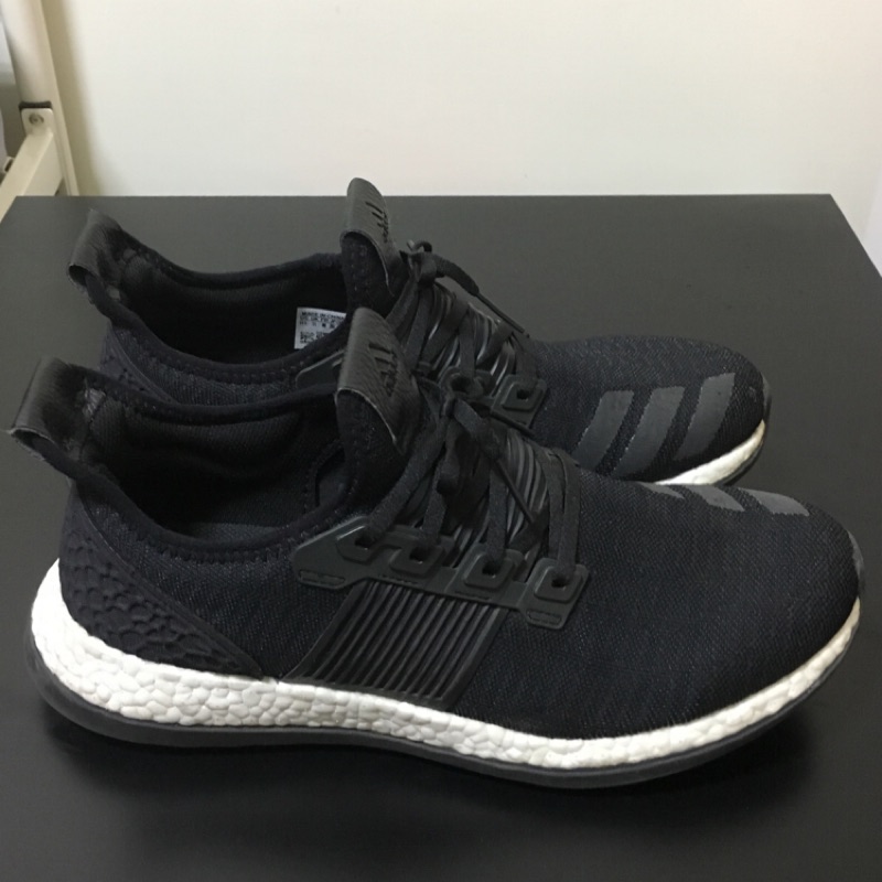 Adidas Pure Boost 黑白款