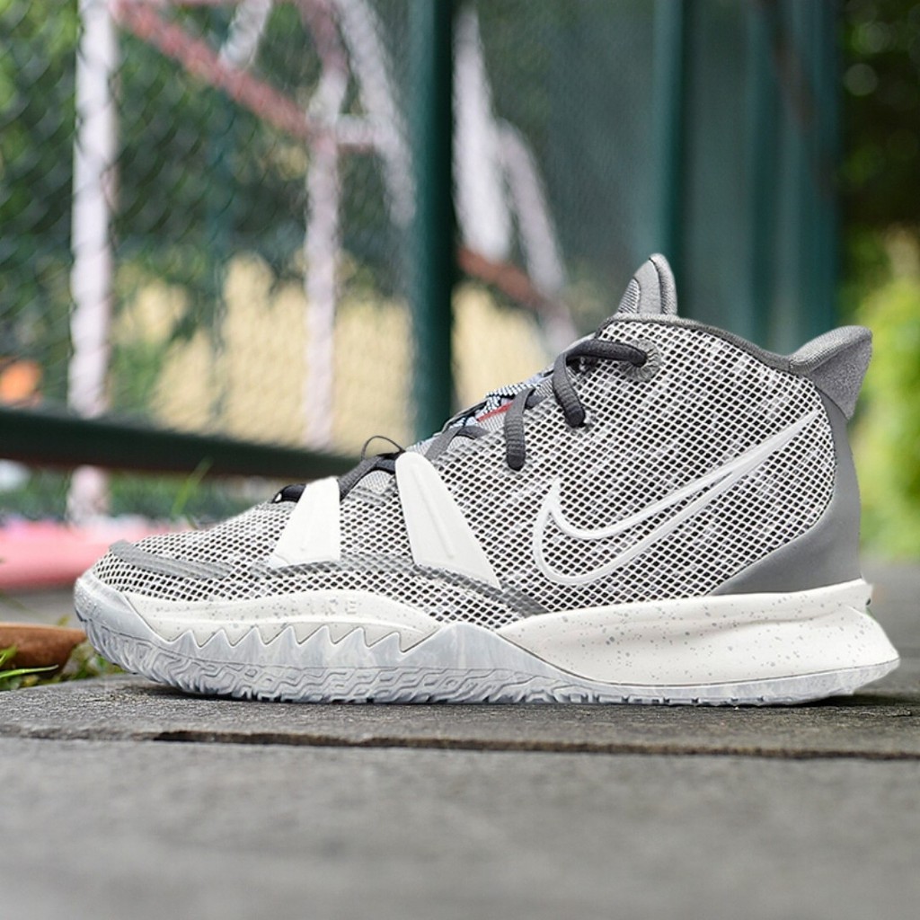 nike kyrie 7 chip