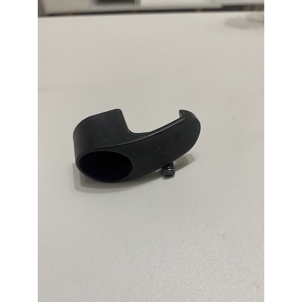 Ai-1.宏佳騰.電車.原廠.電動車. AEON 原廠掛鉤含螺絲 （二手）