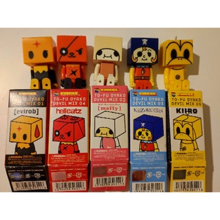kubrick 老件真品 日本 evirob 豆腐人 牛角人 盲盒 bearbrick 100%