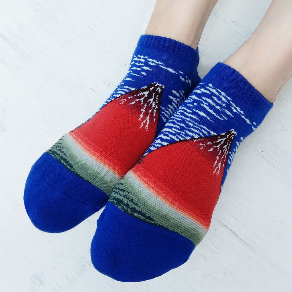 【台灣製造】日本名畫 赤富士 紅色的富士山 男襪 女襪 版畫 日本襪 浮世繪 潮襪 襪 綿襪 襪子 隱形襪 船型襪 船襪