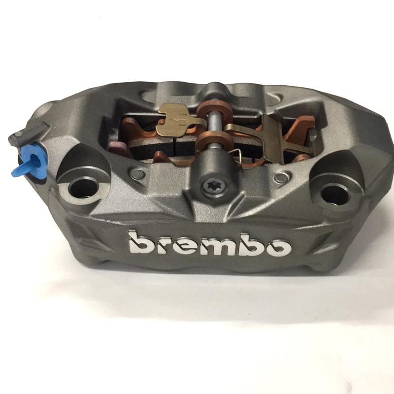 Brembo 輻射卡鉗 （AK550) 附金屬燒鐑來令片