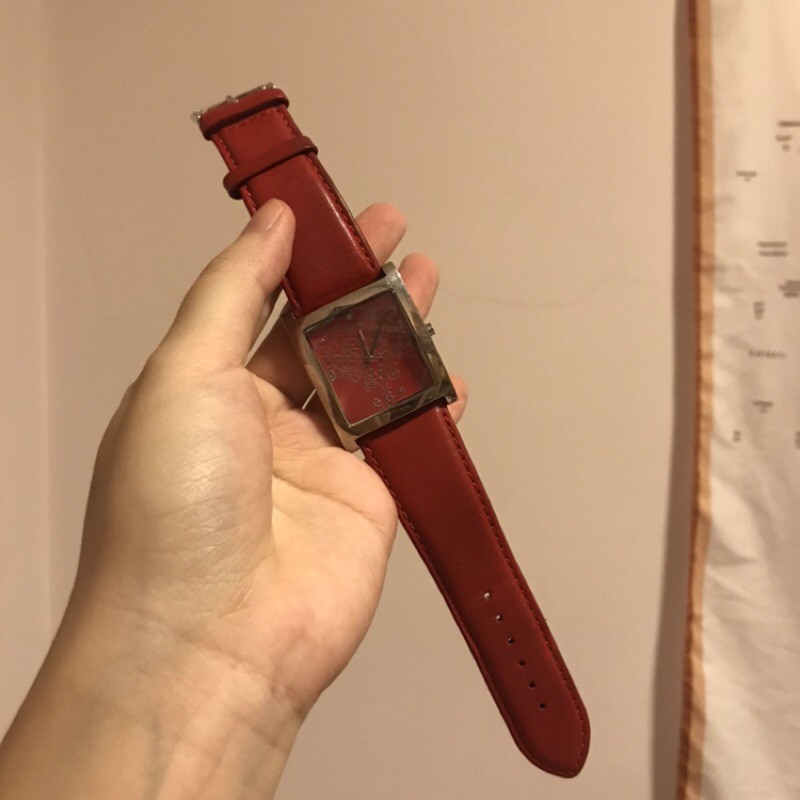 ELLE紅色寬錶帶精美雕刻手錶