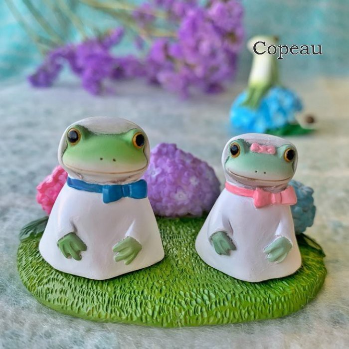 《齊洛瓦鄉村風雜貨》日本雜貨zakka 日本2019年新款 copeau 青蛙小公仔擺飾 穿雨衣情侶青蛙裝飾 雨中青蛙