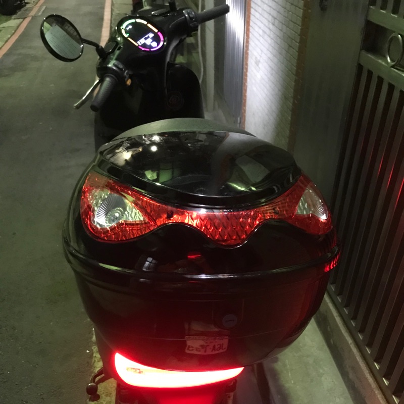 Gogoro 2 plus 用大行李箱 （含支架）