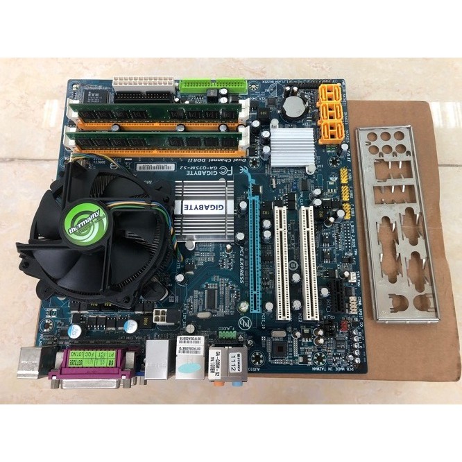 GIGABYTE GA-Q35M-S2 + CPU E8400 + 記憶體2G*2