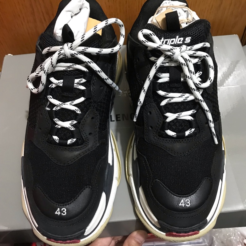 chaussure style balenciaga triple s