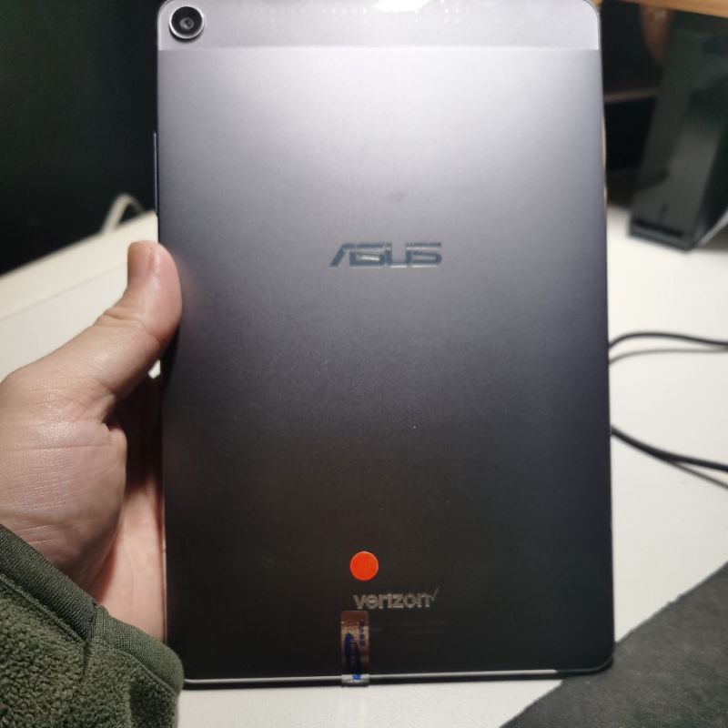 華碩 ASUS ZenPad Z8S 平板 (零件機）