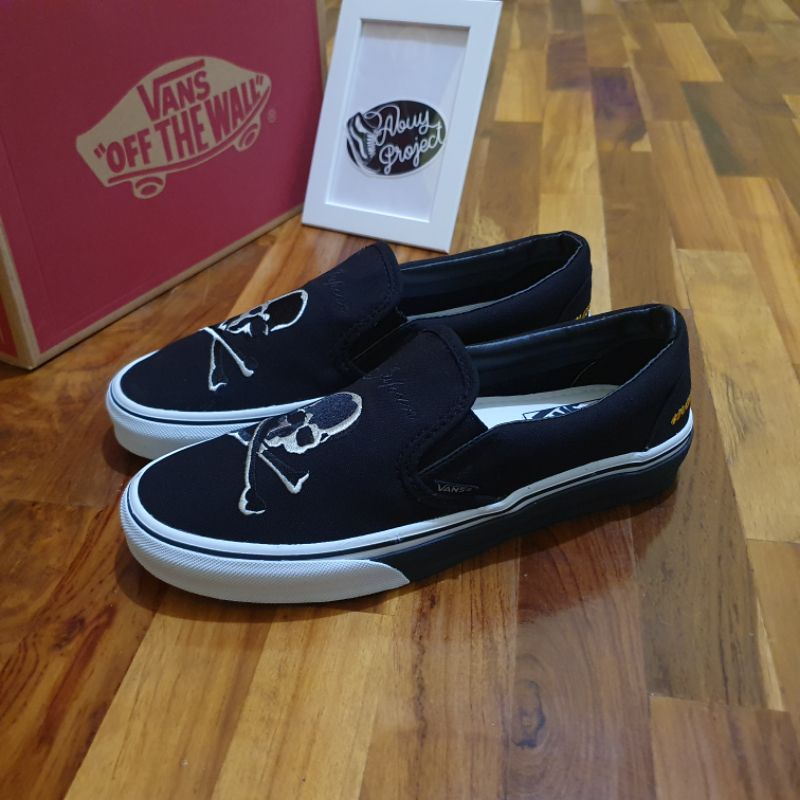 vans slip on mastermind
