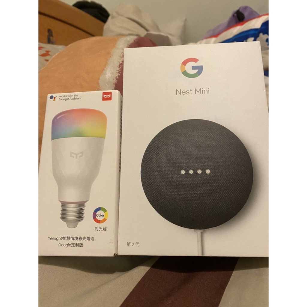 Google Nest Mini home語音助理附贈彩光燈泡
