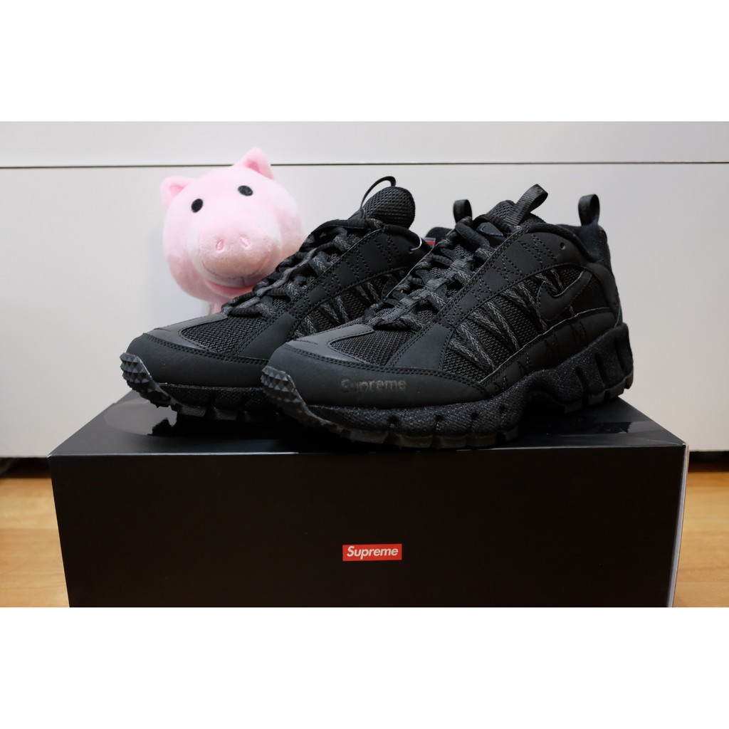 supreme nike humara