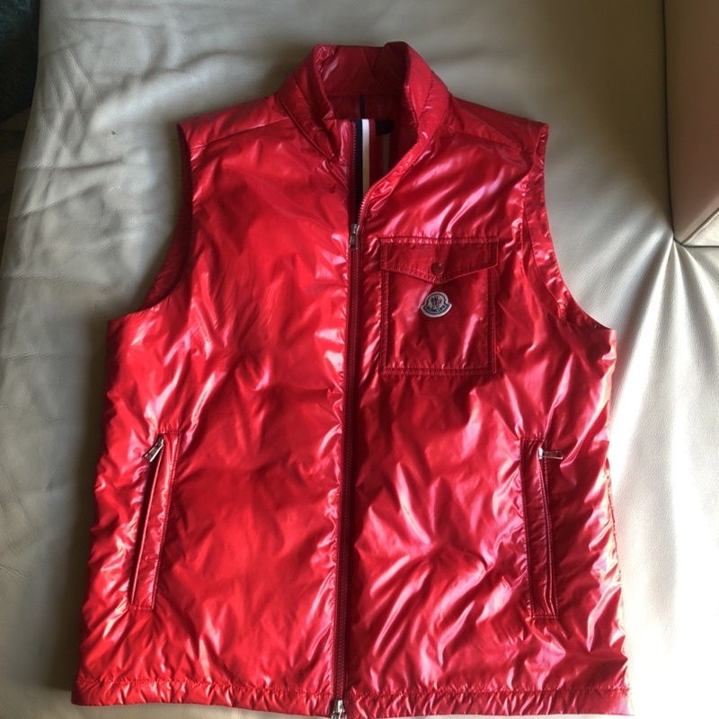 保證正品 MONCLER 紅色 經典三色內領 羽絨背心 size 5