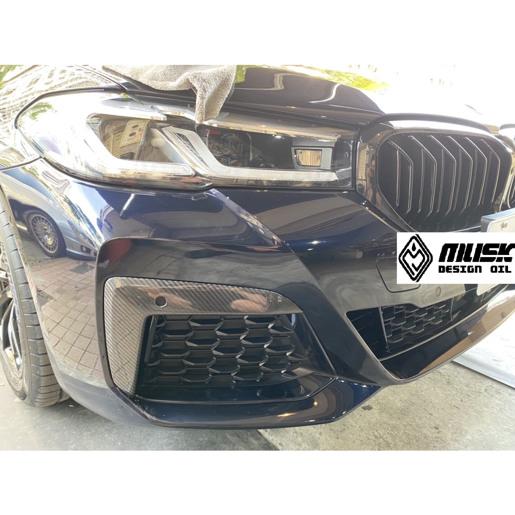 [ 馬斯克車庫 ] BMW G30 G31 改款19年後 新5 霧燈燈眉風刀 乾碳 帶雷達孔