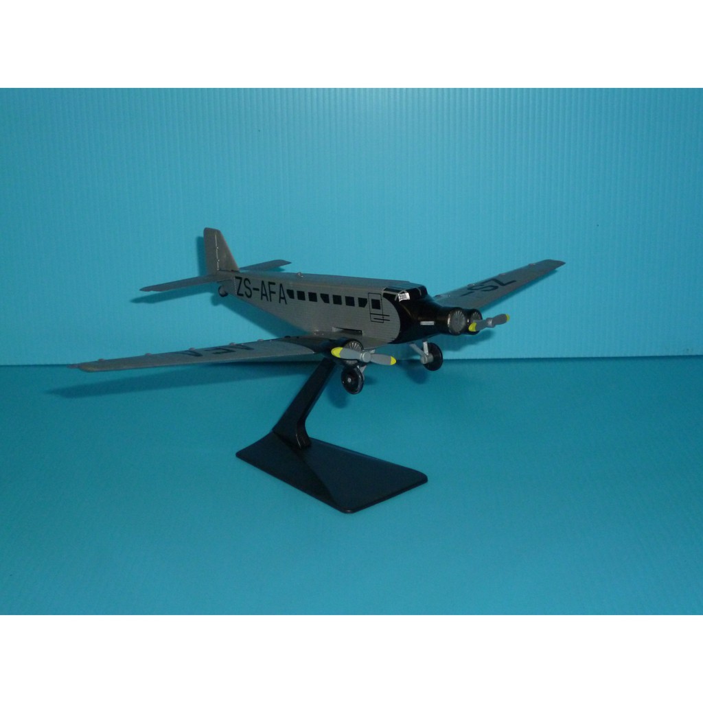 珍上飛— 模型飛機 :JU-52(1:250) JUNKERS(輪子黑色)(編號:V7)