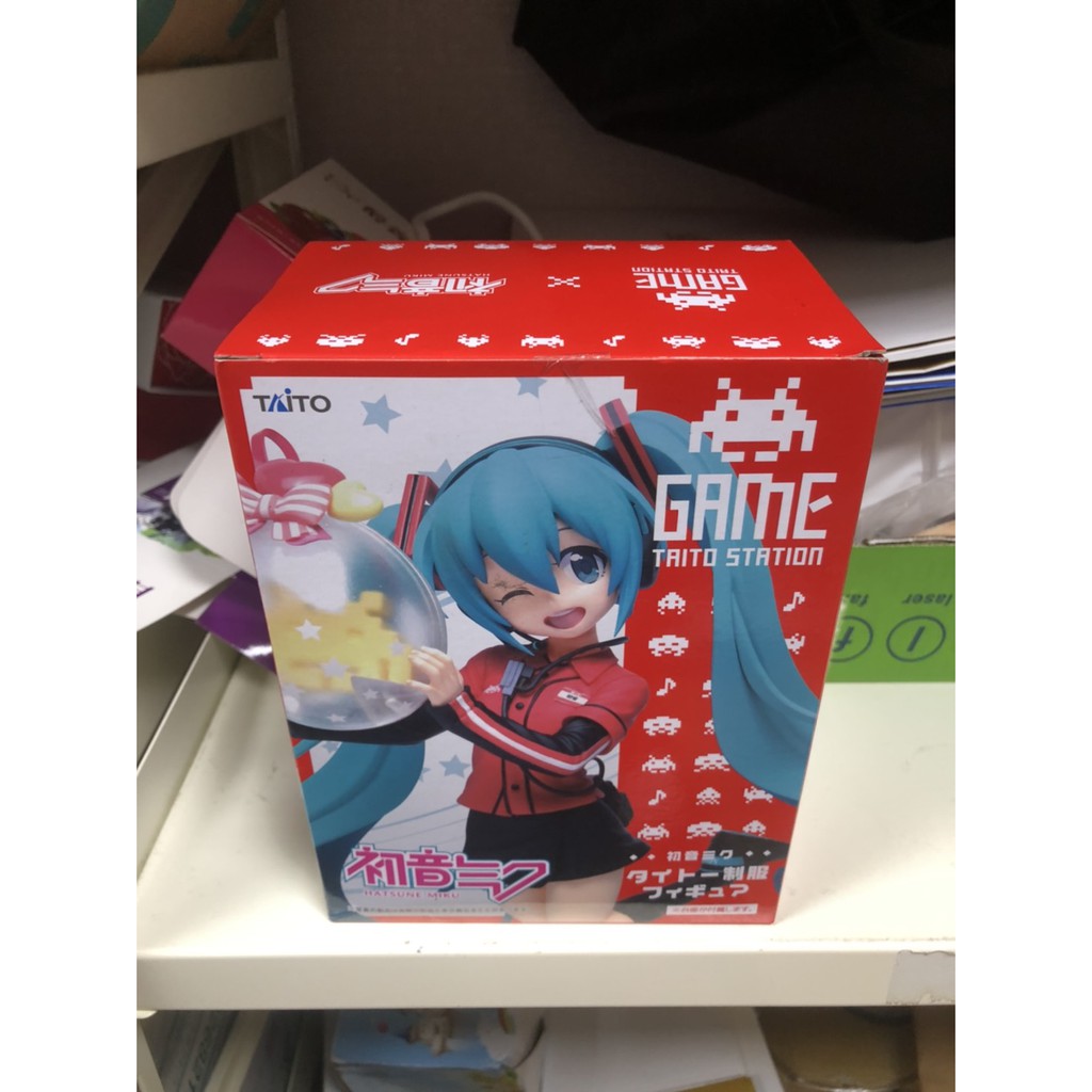 現貨 日版 Taito 初音 未來 遊藝場 制服 店員 景品 公仔 寬盒