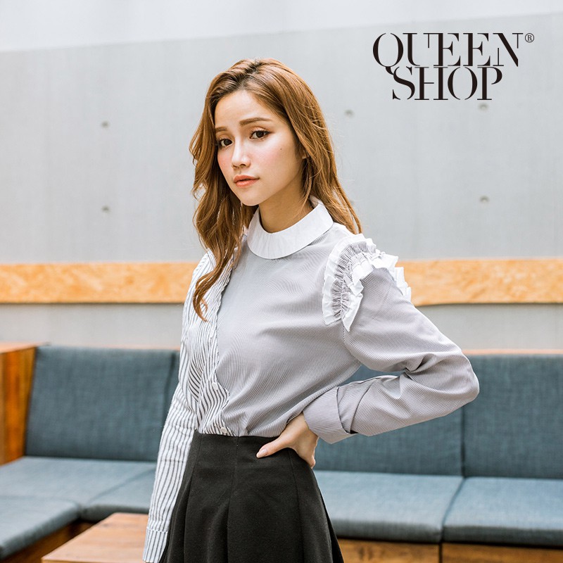 QUEENSHOP【01095612 】粗細條拼接立領荷葉上衣 S/M＊預購＊