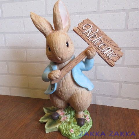 [HOME] 彼得兔 比得兔 PETER RABBIT 手拿Welcome立牌擺飾 正版授權 存錢筒 送禮