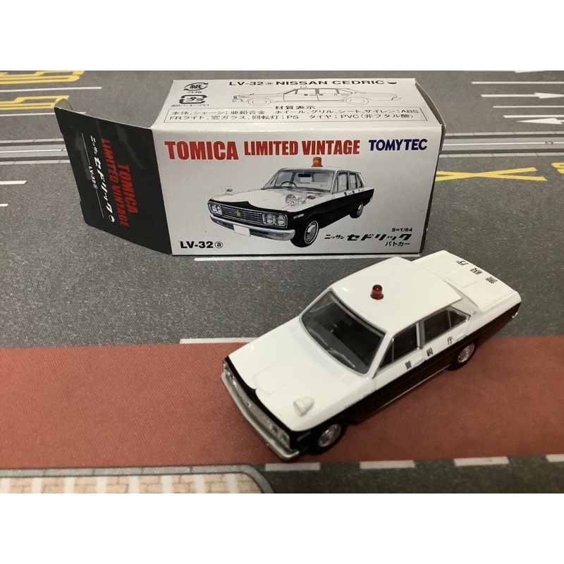 Tomica TLV-32a LV-32a 警車