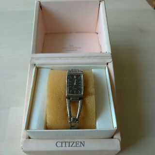手錶：Citizen星辰，不鏽鋼女錶。有其他款手錶待售，請詢問