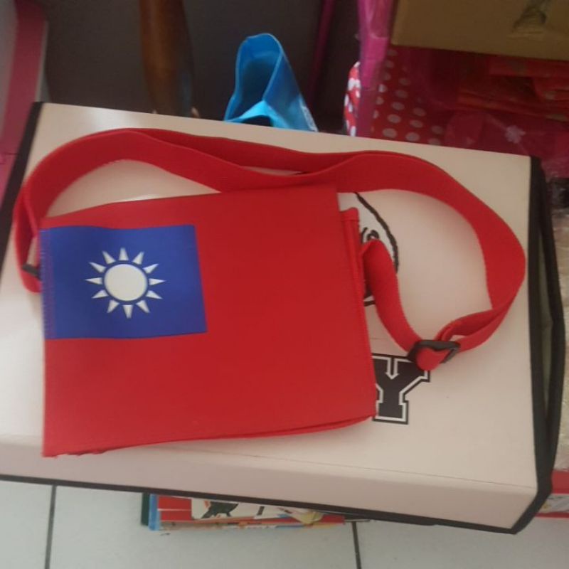 台灣國旗側背包（男 女 小孩都適用）（現貨）