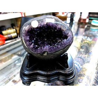 [[晶晶洞洞]]高檔烏拉圭紫水晶洞.重2.6公斤