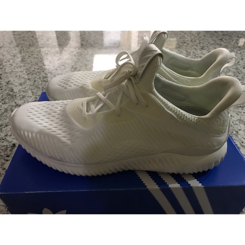 Adidas alphabounce 白色US11.5